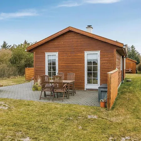 Three-bedroom Holiday In Prázdninový dům
