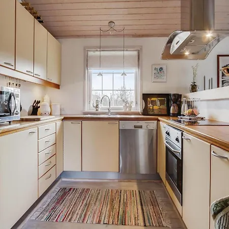 Three-bedroom Holiday In Løkken